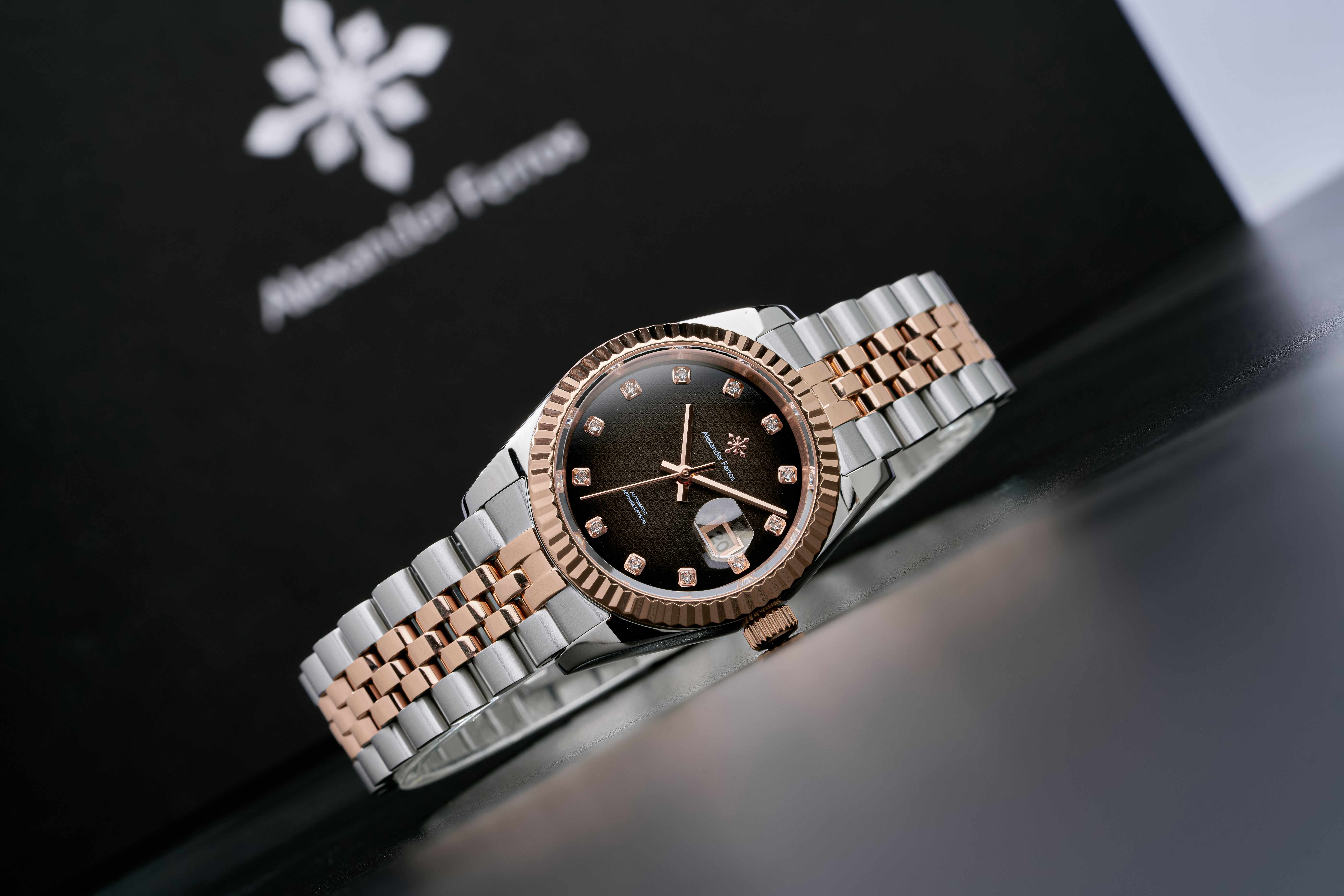 menh-kim-deo-dong-ho-mau-gi-1