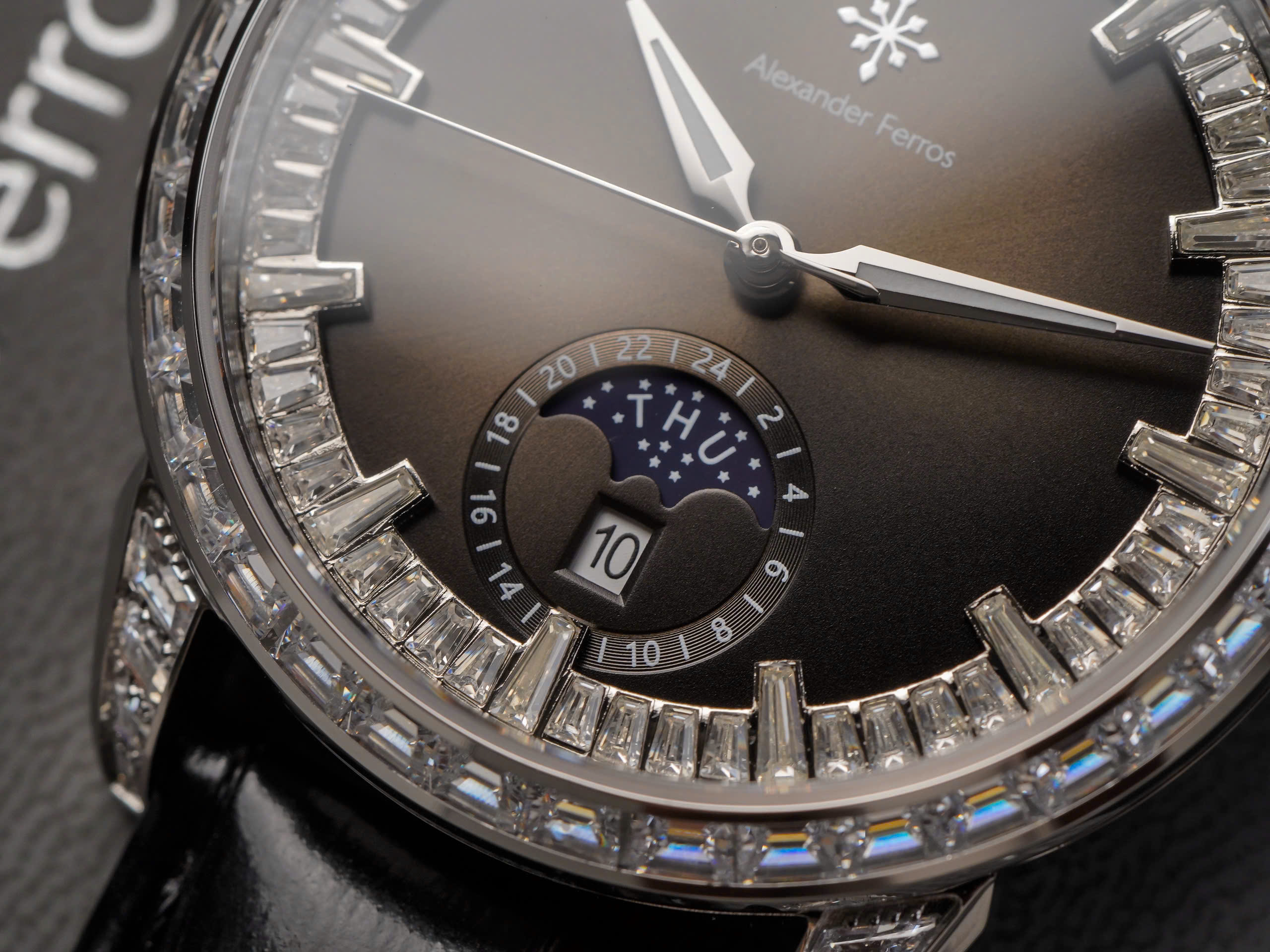 kinh-khoang-mineral-va-kinh-sapphire-3