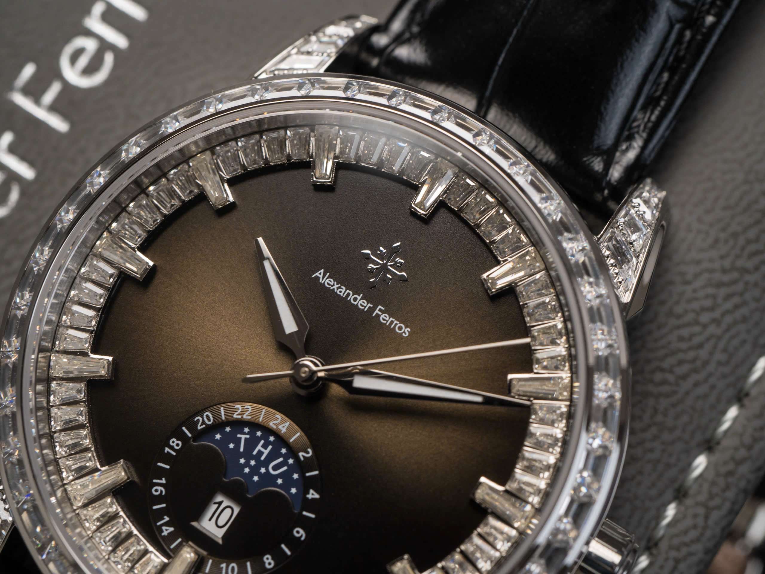 kinh-khoang-mineral-va-kinh-sapphire-2