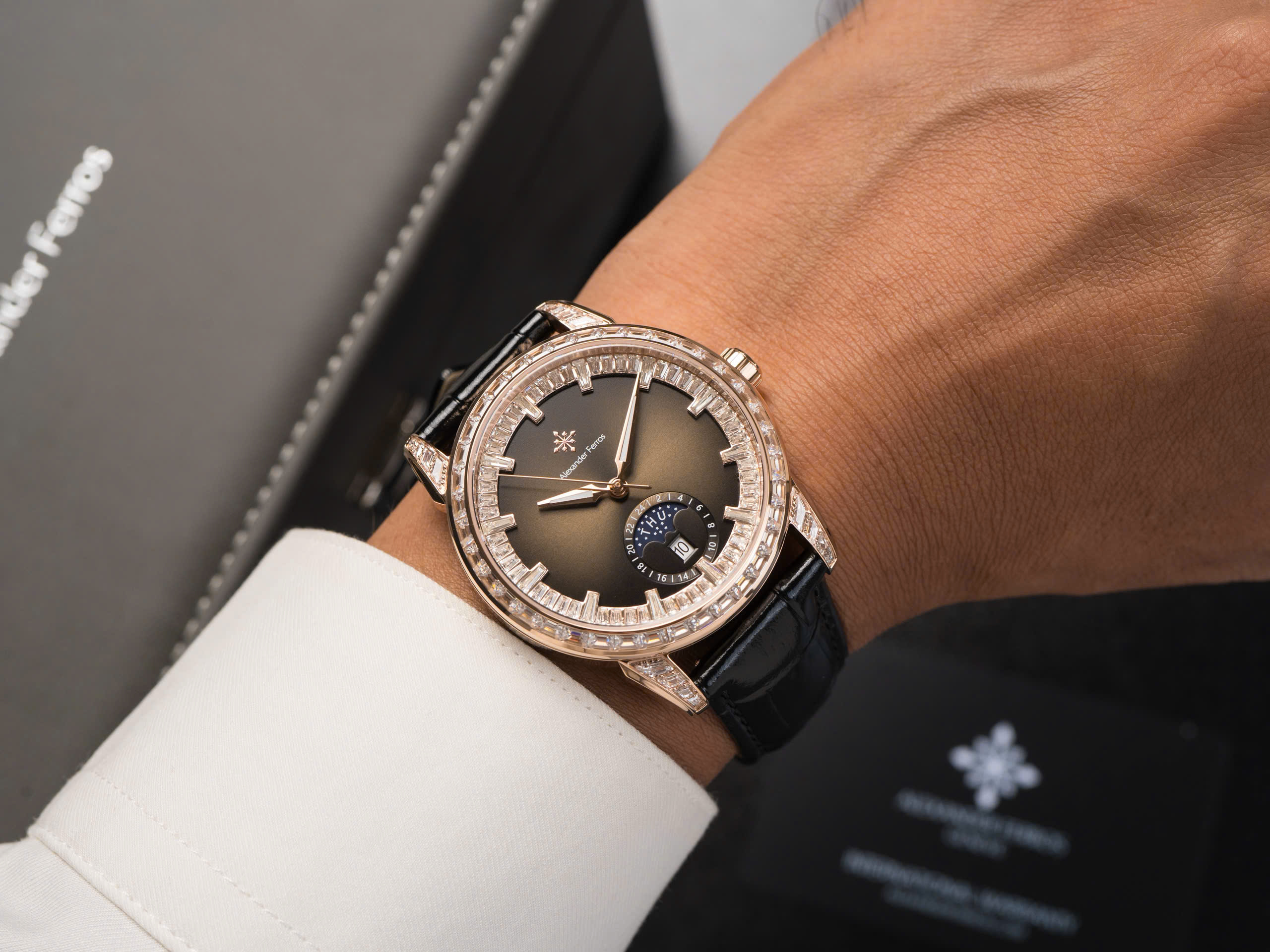 Đồng Hồ Alexander Ferros 9081R-01 