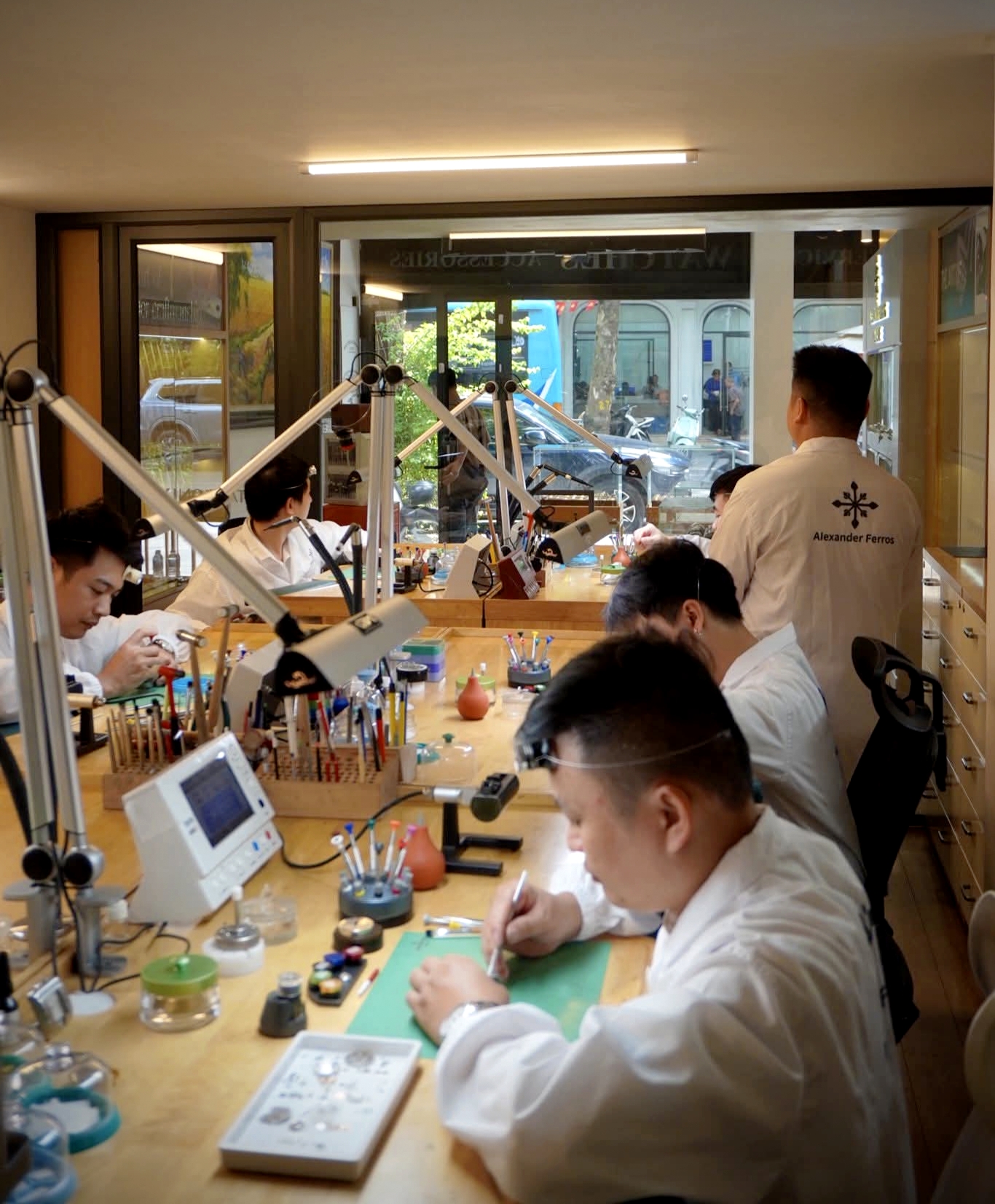 Bàn tư vấn, sửa chữa riêng biệt
