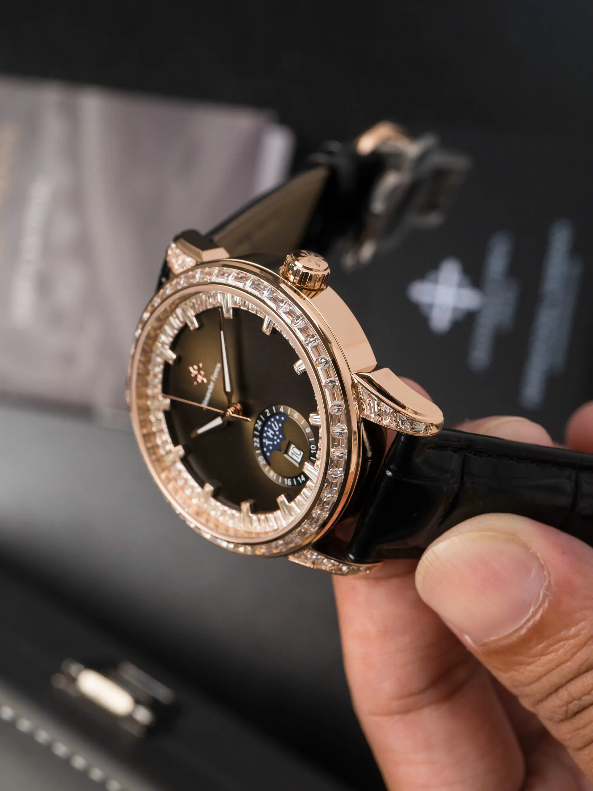 co-tay-to-nen-deo-dong-ho-gi-1